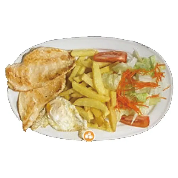 Pechuga de pollo con patatas, ensalada y huevo